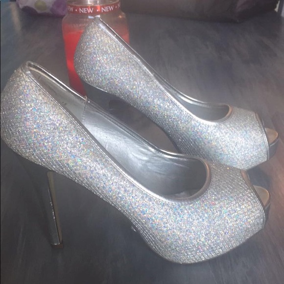 Sparkly high heels - Picture 1 of 3
